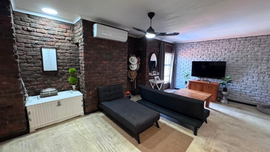 5 Bedroom Property for Sale in Royldene Northern Cape